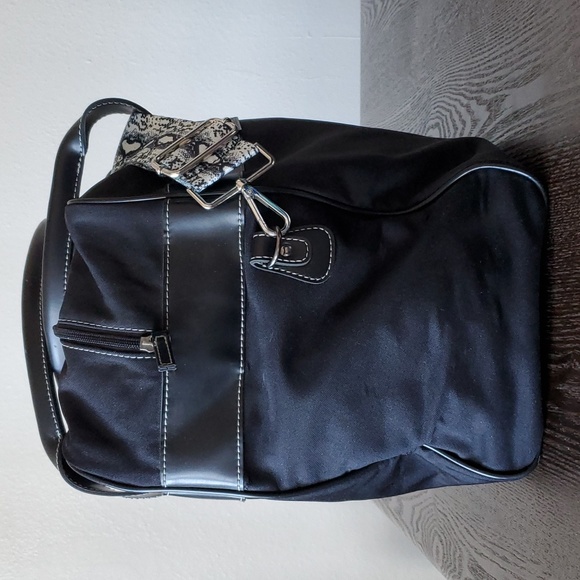 Givenchy Parfums Black Weekender Overnight Shoulder Tote CarryOn Duffle TRAVEL - Picture 3 of 14